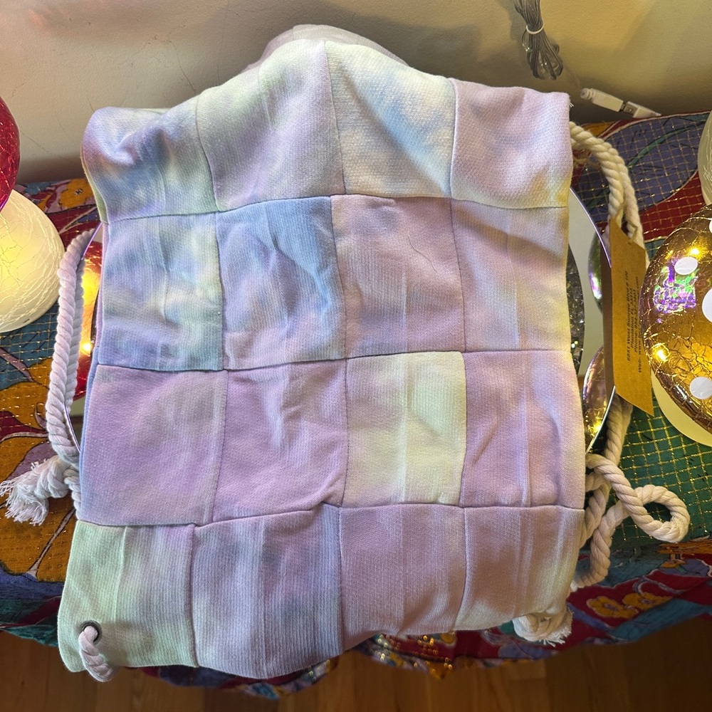 NWT - Drawstring patchwork backpack. - Picture 2 of 3